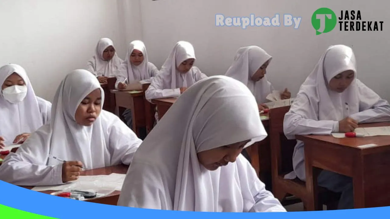 Gambar SMK AL MANSHURIN KOTA KEDIRI – Kediri, Jawa Timur ke 3