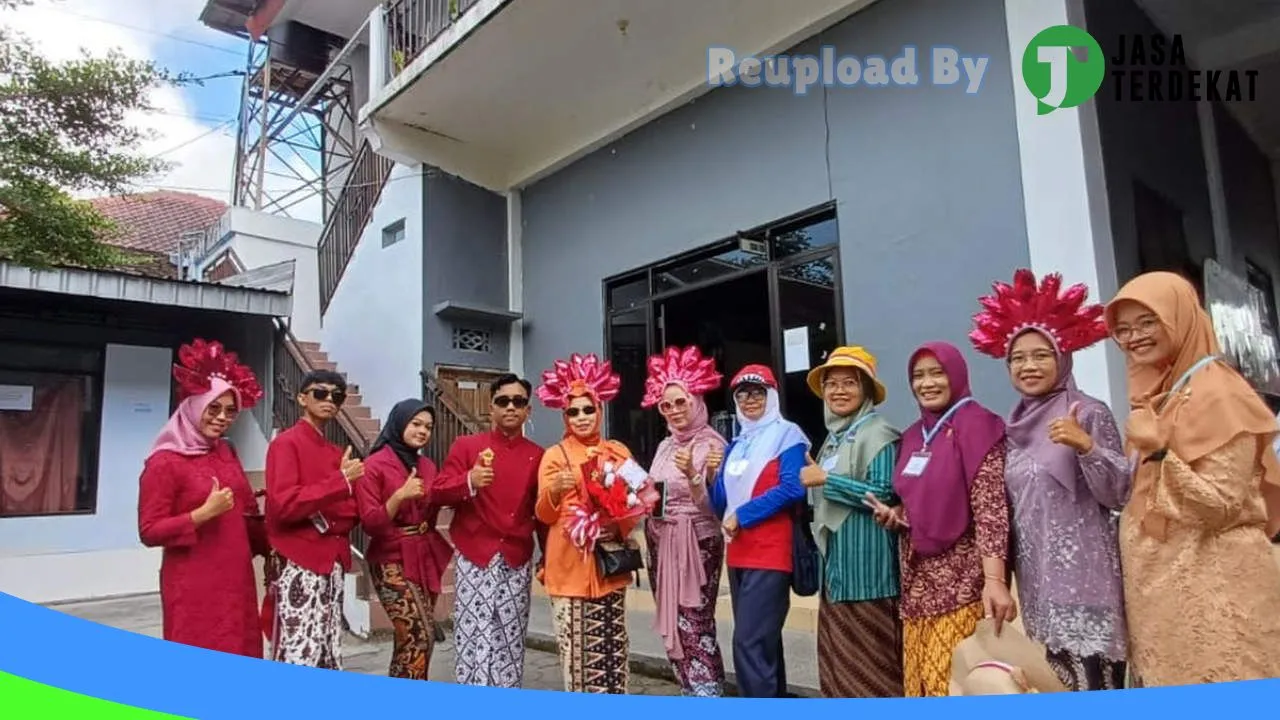 Gambar SMK KESEHATAN BAKTI INDONESIA MEDIKA BLITAR – Blitar, Jawa Timur ke 3