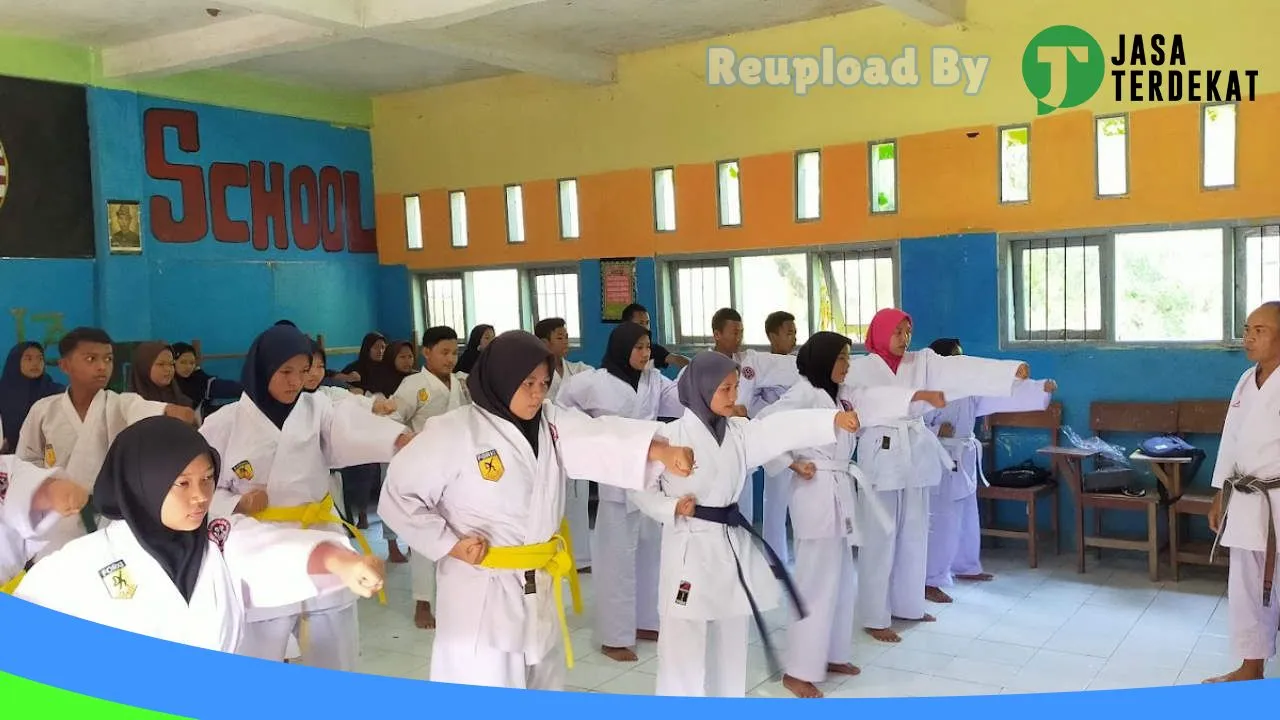 Gambar SMK Teladan Kertasemaya – Indramayu, Jawa Barat ke 1