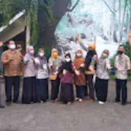 Review image Ade Mardiah