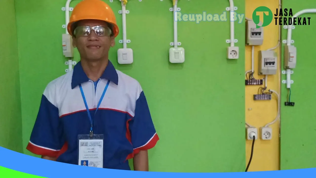 Gambar Pemasangan instalasi listrik di Seram Bagian Barat, Maluku ke 4