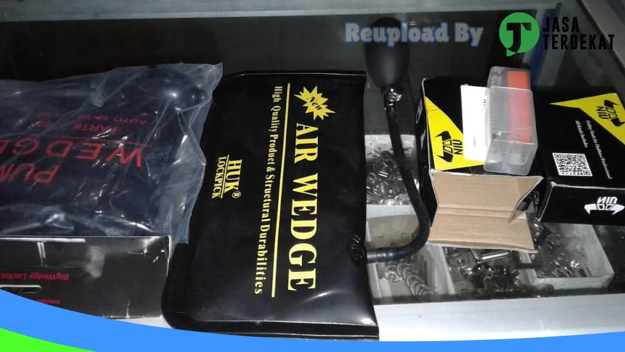 Gambar Toko kunci dan stempel kudus di Malaka, Nusa Tenggara Timur ke 2