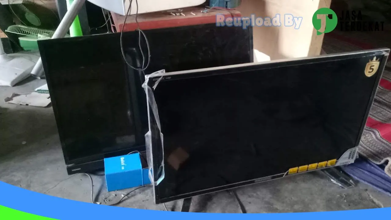 Gambar Heri servis elektronik di Supiori, Papua ke 2