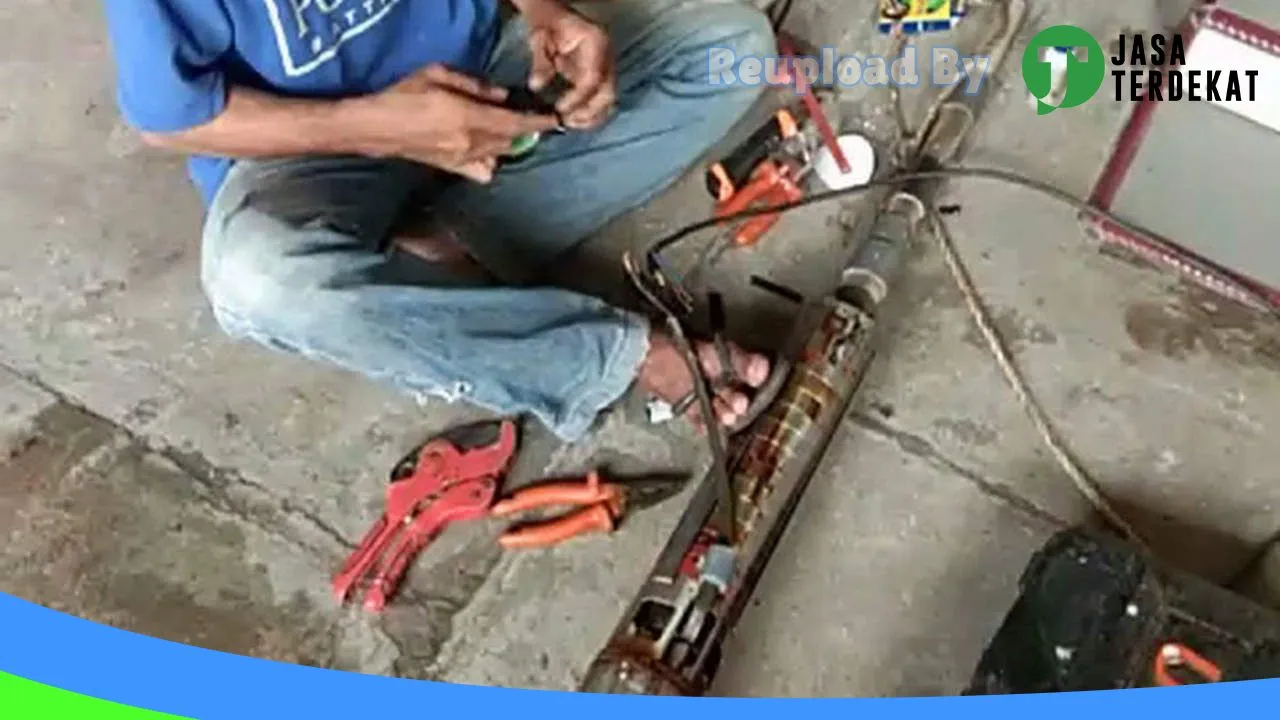 Gambar Ilham ahli listrik dan pompa air dan bangunan di Pangkajene dan Kepulauan, Sulawesi Selatan ke 1