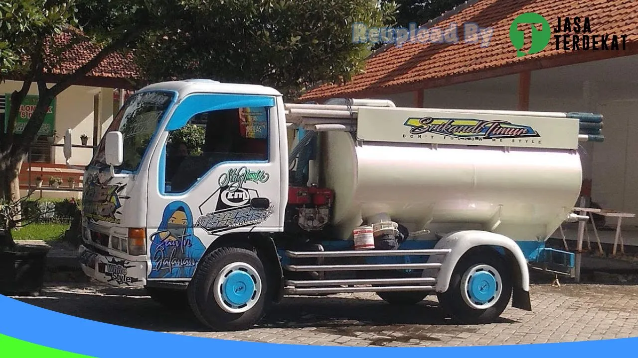 Gambar Santoso sedot wc dan limbah di Banyuwangi, Jawa Timur ke 2