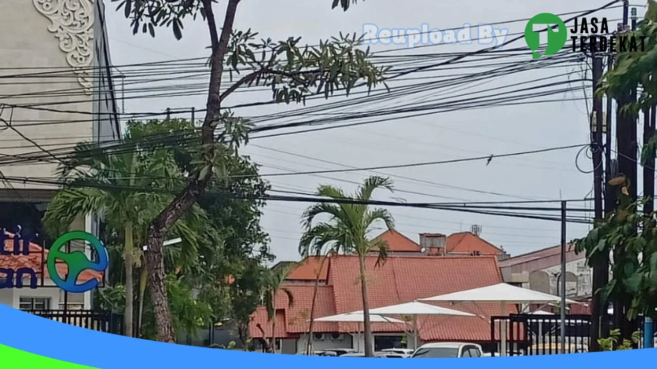 Gambar Setir Kanan Flagship Store Denpasar di Badung, Bali ke 4